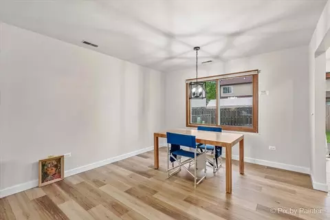527 Commanche Trl, Wheeling, IL 60090 photo 4