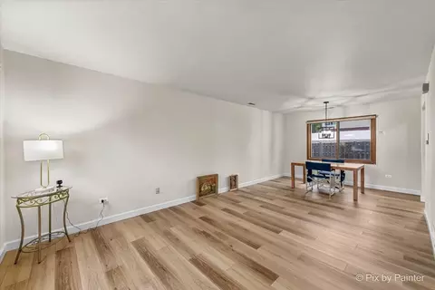527 Commanche Trl, Wheeling, IL 60090 photo 3