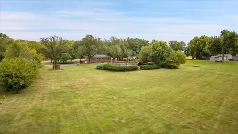 Exterior - 10045 Tabler Rd, Morris, IL 60450 photo 7 of 11