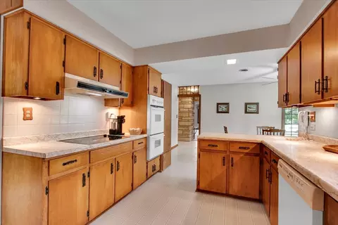 Kitchen - 10045 Tabler Rd, Morris, IL 60450 photo 1 of 3
