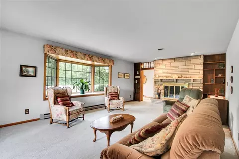Living - 10045 Tabler Rd, Morris, IL 60450 photo 2 of 2