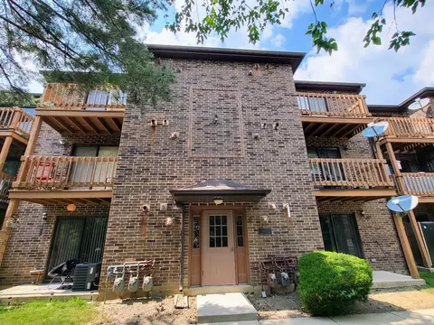 2234 Abbeywood Dr #C, Lisle, IL 60532