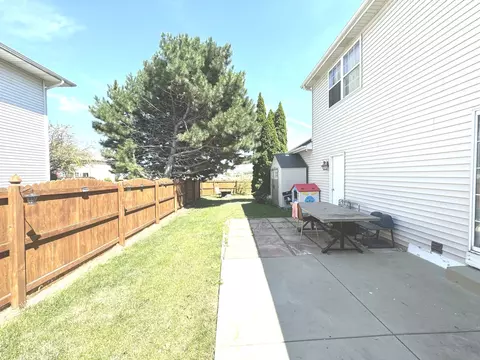 Exterior - 24006 W Hazelcrest Dr, Plainfield, IL 60544 photo 3 of 4