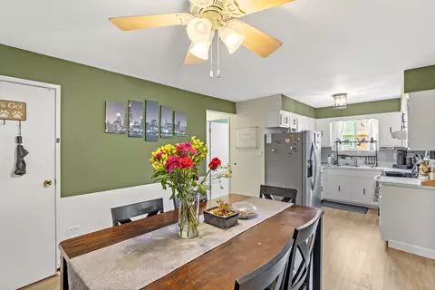 Dining - 8019 Beloit Ave #3B, Bridgeview, IL 60455 photo 2 of 3
