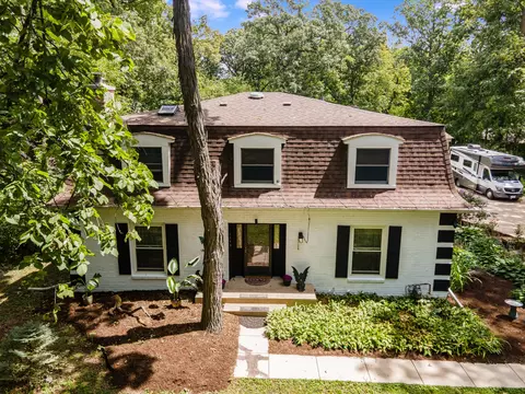 2340 Lisson Rd, Naperville, IL 60565