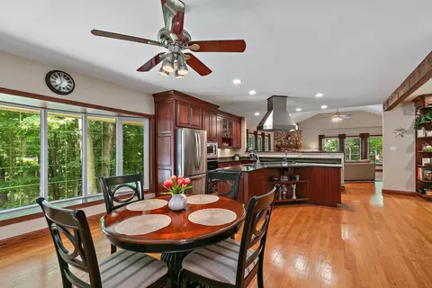 565 Tanglewood Ct, Algonquin, IL 60102 photo 11