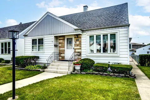 2649 122nd St, Blue Island, IL 60406