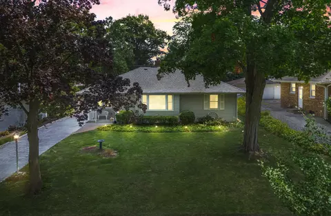 123 N Washington St, Westmont, IL 60559