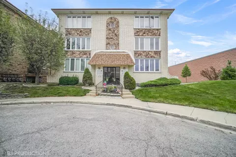6230 S Newland Ave #1N, Chicago, IL 60638