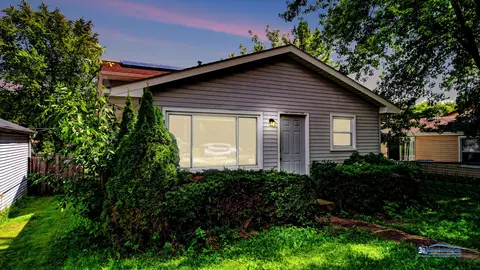 1807 Galilee Ave, Zion, IL 60099