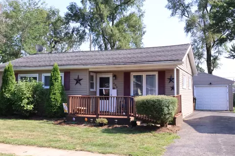 406 W 6th St, Aroma Park, IL 60910