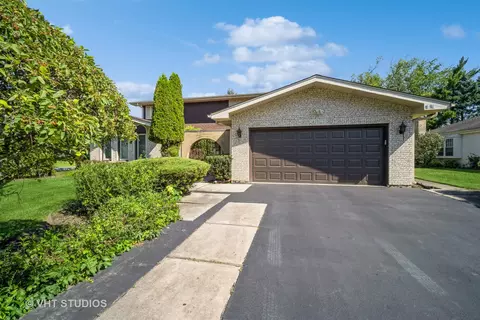 3850 Grace Ln, Glenview, IL 60025