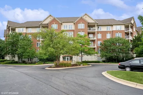 640 Robert York Ave #201, Deerfield, IL 60015
