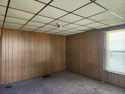 Living - 1524 E Percy Ave, Springfield, IL 62702 photo 5 of 5