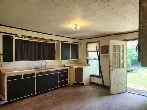 Kitchen - 1524 E Percy Ave, Springfield, IL 62702 photo 1 of 1