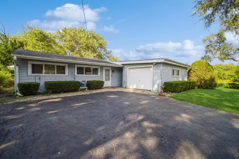 312 Edgewood Dr, Wheeling, IL 60090 photo 1
