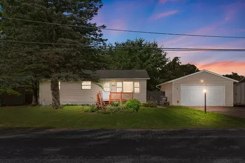 38722 N North Ave, Beach Park, IL 60099