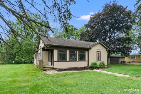 404 W Hall St, Sandwich, IL 60548