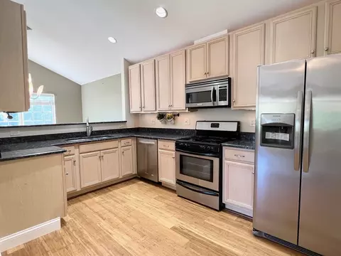 Kitchen - 81 Cantal Ct, Wheeling, IL 60090 photo 1 of 1
