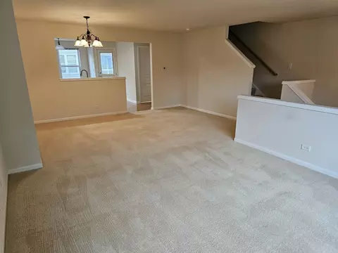 1014 Reserve Dr, Elgin, IL 60124 photo 4