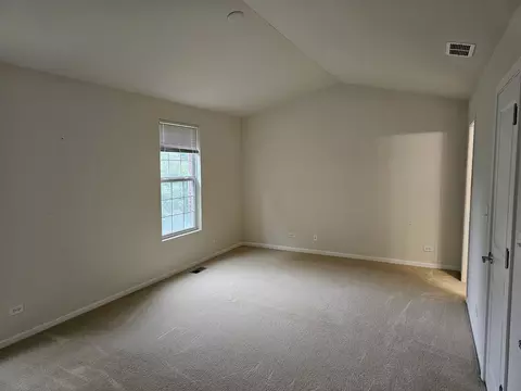 1014 Reserve Dr, Elgin, IL 60124 photo 13