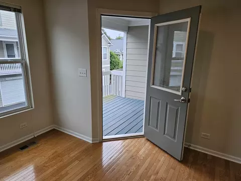 1014 Reserve Dr, Elgin, IL 60124 photo 9