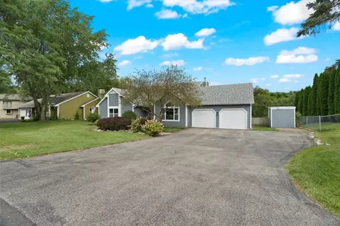 202 N Kent Rd, Mchenry, IL 60051 photo 3