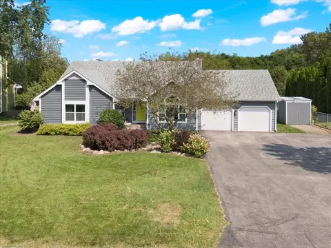 202 N Kent Rd, Mchenry, IL 60051 photo 8