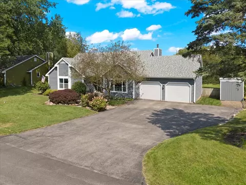 202 N Kent Rd, Mchenry, IL 60051 photo 9