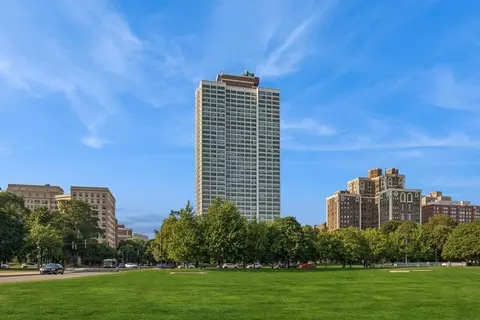 1700 E 56th St #3002, Chicago, IL 60637