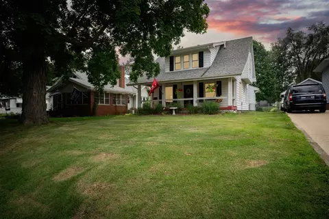 1024 Park Ave, Pekin, IL 61554