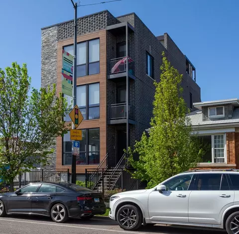 2342 W Foster Ave #1, Chicago, IL 60625