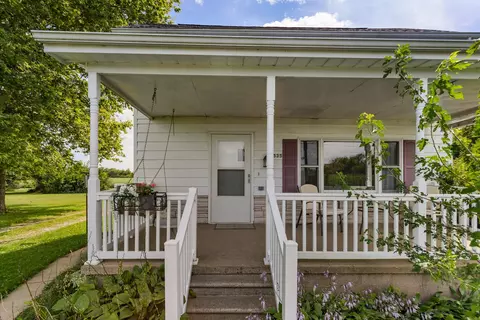 535 NE 3rd St, De Land, IL 61839 photo 4