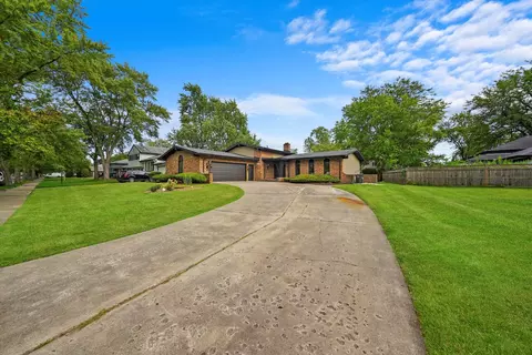 3245 N Manor Dr, Lansing, IL 60438 photo 3