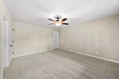 3245 N Manor Dr, Lansing, IL 60438 photo 18