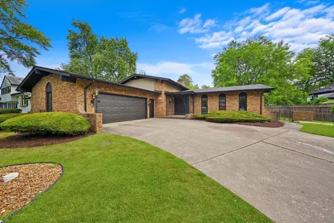 3245 N Manor Dr, Lansing, IL 60438 photo 2