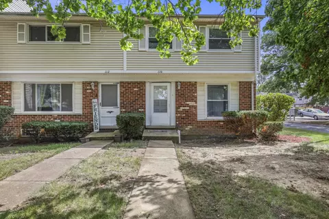 110 Beaconridge Dr, Bolingbrook, IL 60440