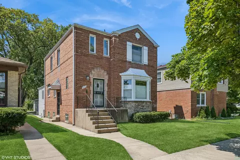 6152 N Kedvale Ave, Chicago, IL 60646