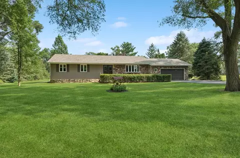 5115 Bonnie Brae Rd, Richmond, IL 60071