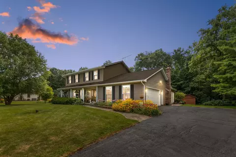 43 W085 Thorndon Ridge Dr, Elburn, IL 60119