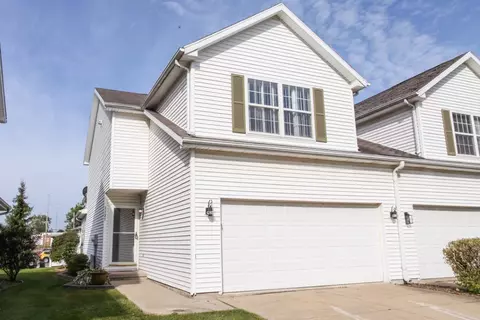 1131 Doral Dr, Bloomington, IL 61701