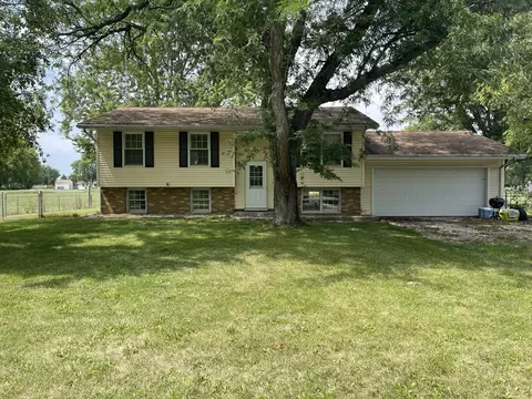 17387 Billet Rd, Pontiac, IL 61764