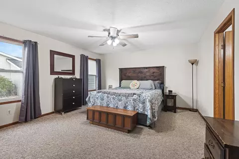 Bedroom - 911 Quill Dr, Roscoe, IL 61073 photo 3 of 8