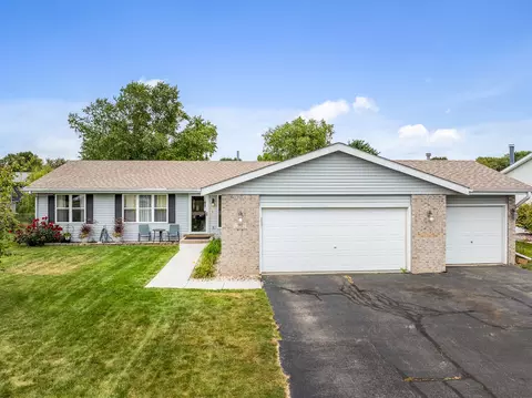 Exterior - 911 Quill Dr, Roscoe, IL 61073 photo 1 of 4