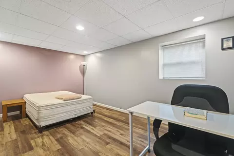 Bedroom - 911 Quill Dr, Roscoe, IL 61073 photo 5 of 8
