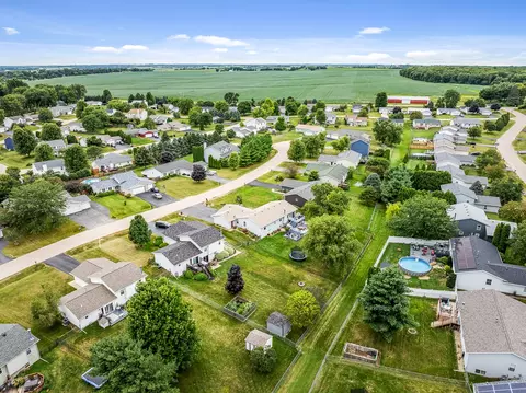 View/Area - 911 Quill Dr, Roscoe, IL 61073 photo 8 of 8