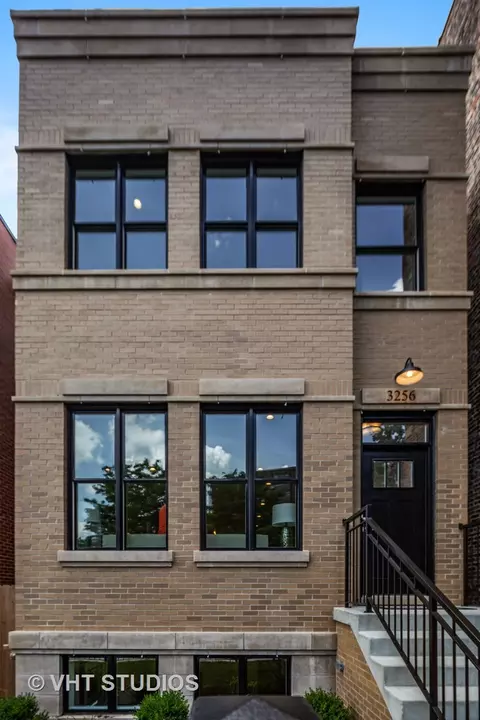 3256 S Prairie Ave, Chicago, IL 60616