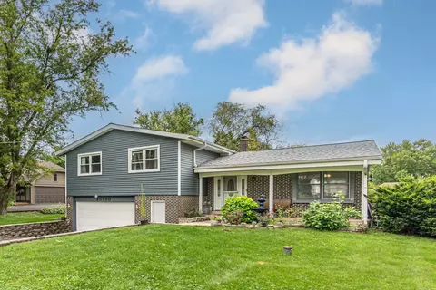 25580 W Ivanhoe Rd, Wauconda, IL 60084