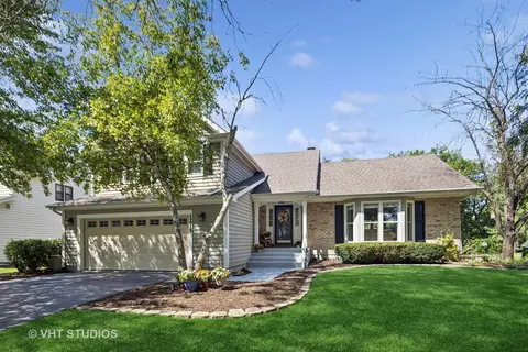 1215 Oakton Ln, Naperville, IL 60540