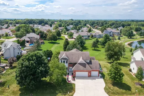504 Trotter Dr, Heyworth, IL 61745